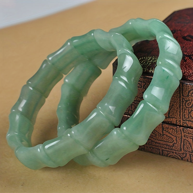 Exquisite Emerald Green Bracelet