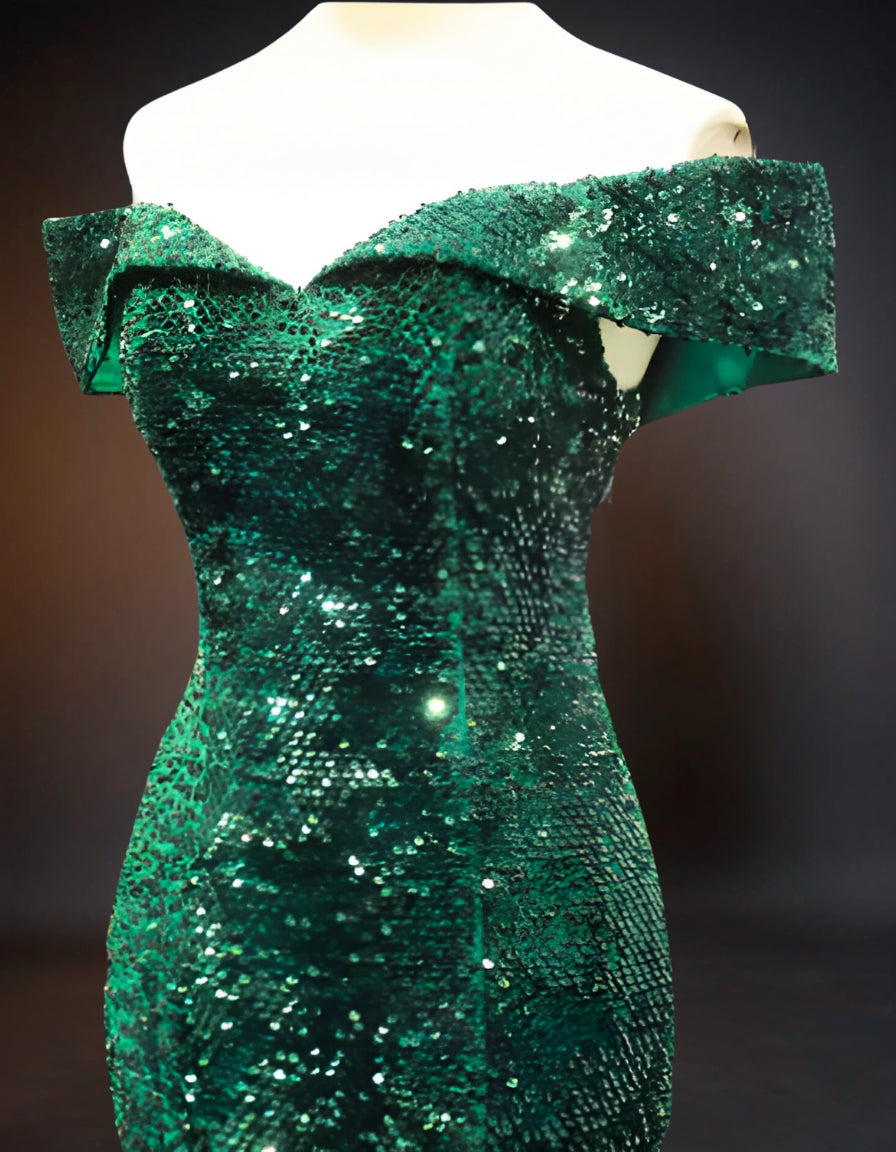 Luxury green corset tradition wedding attire, featuring intricate detailing and elegant design