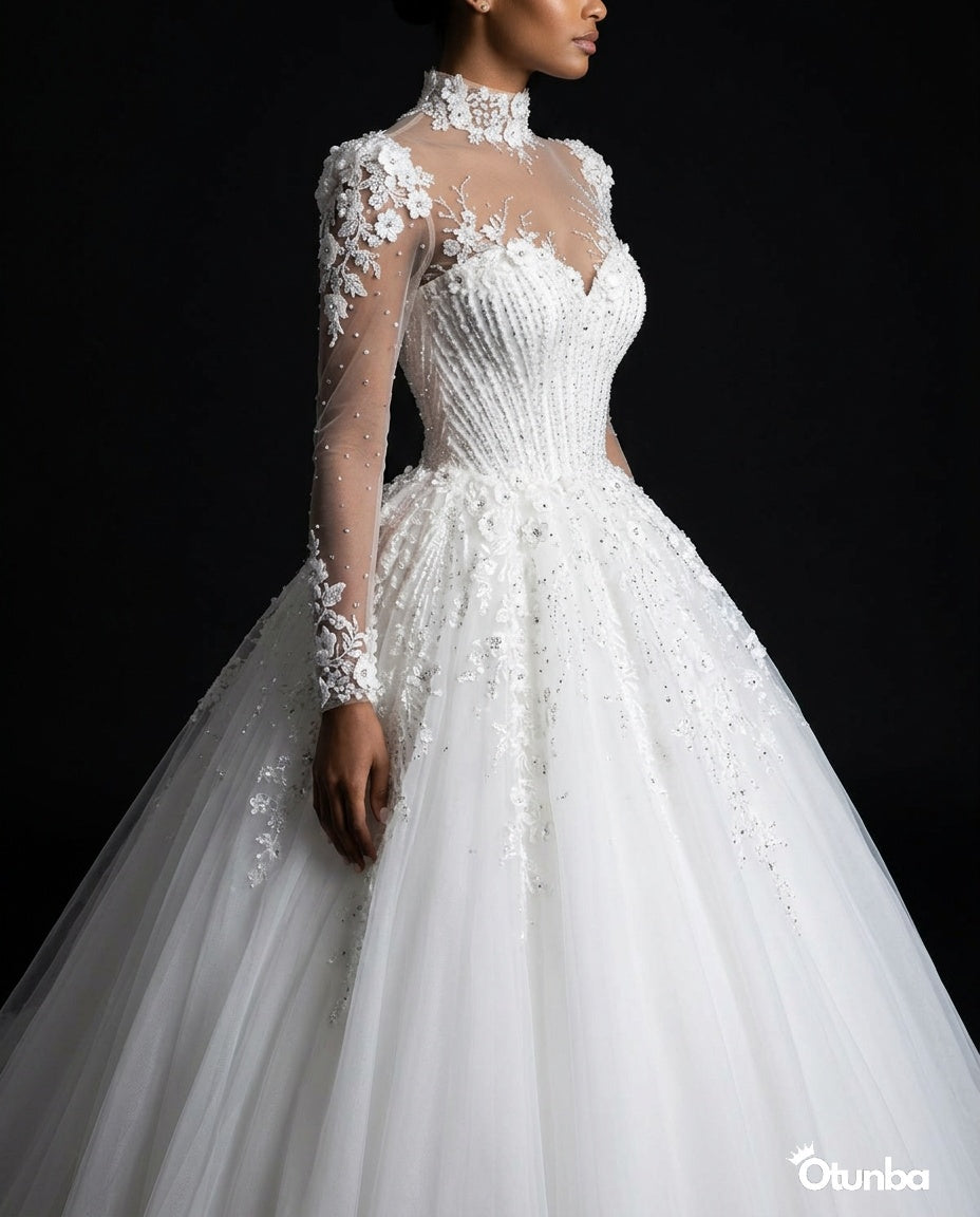 Luxurious Lace Wedding Dress