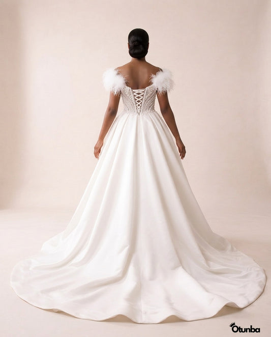 Luxury Ravishing Feather Beading Wedding Dresses | Vintage V Neck — Photo 5 | OTUNBA Luxury Fashion